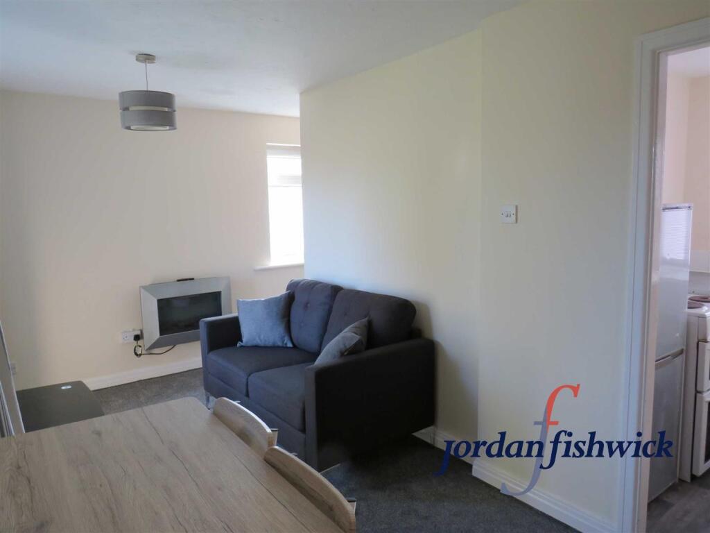 Apartment in Stockport - View 3
