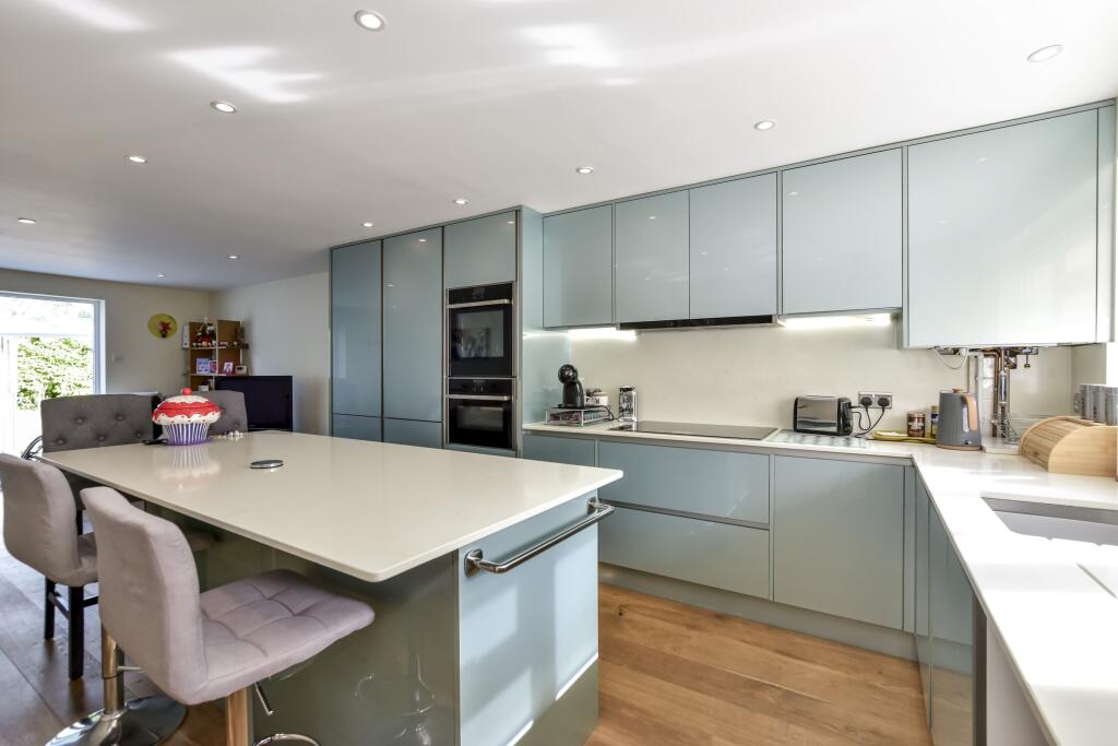 Horwood Close, Mill End, WD3 photo 2