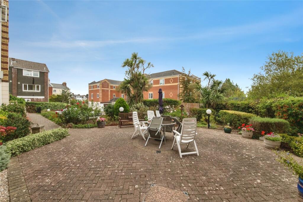 Apartment in Exeter, Devon - More