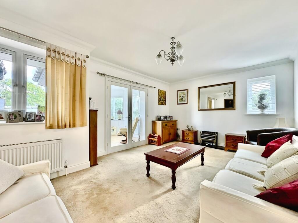 House in Chelmsford, Broomfield - View 5