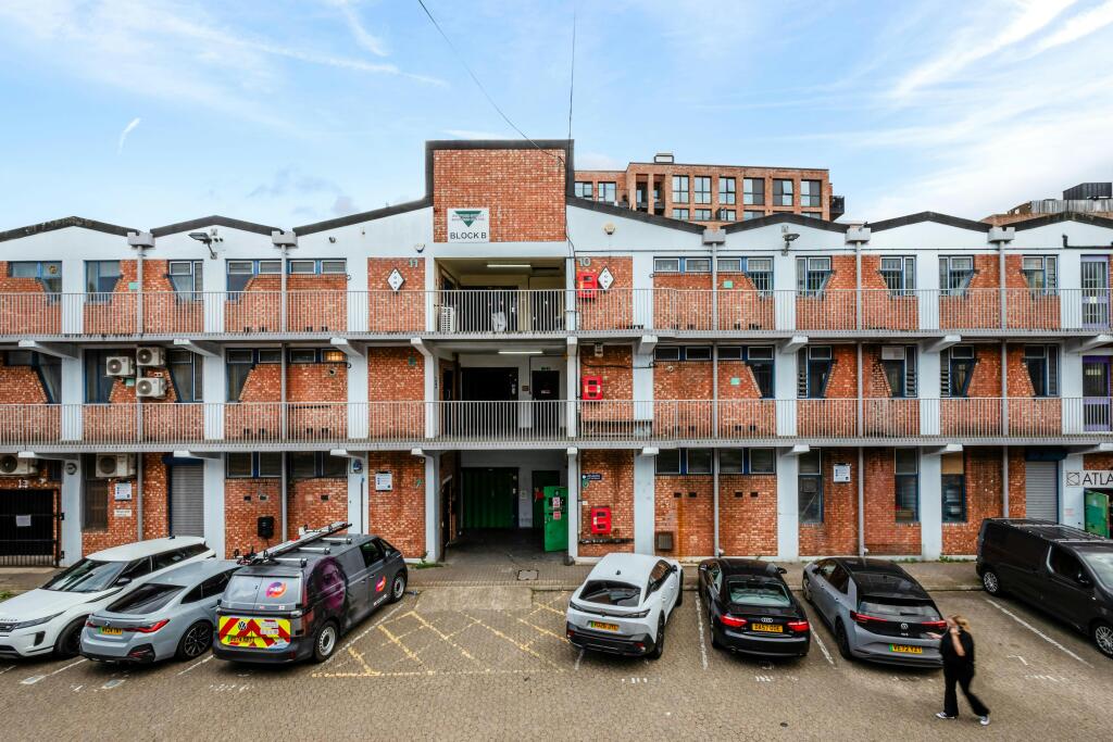 Bayford St Bus' Centre U8 - Low Res 2.jpg