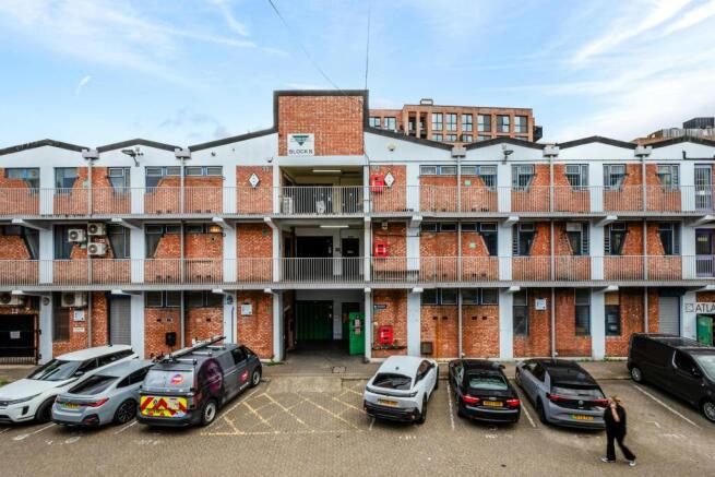 Bayford St Bus' Centre U8 - Low Res 2.jpg