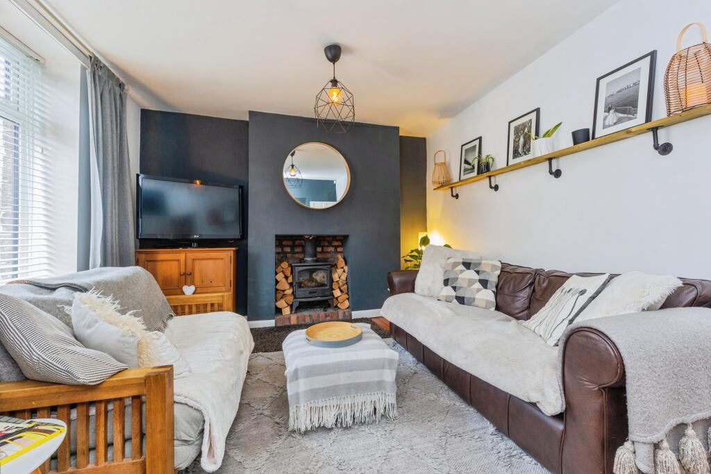 Primrose Lane, Glossop, SK13 photo 4