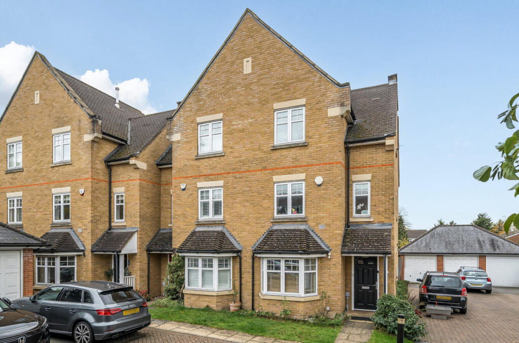 Main image of property: Oakview Close, Watford WD19 4RA