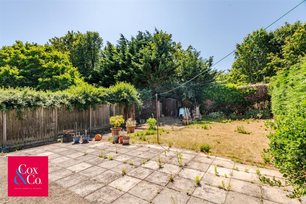 Fairfield Gardens, Portslade photo 3
