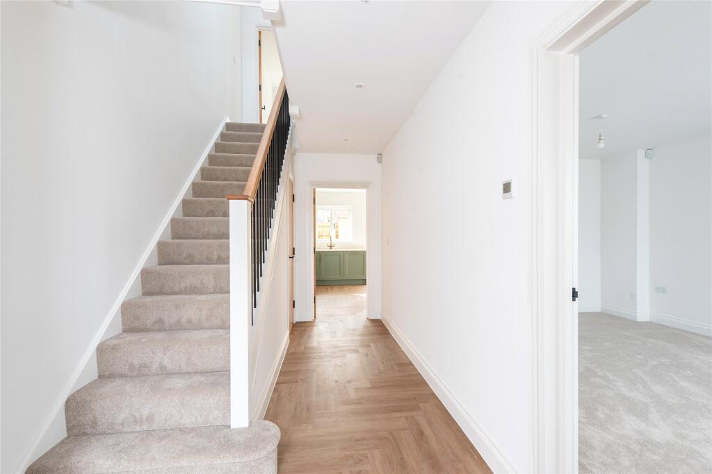 House in Thornborough, Lower End - View 5