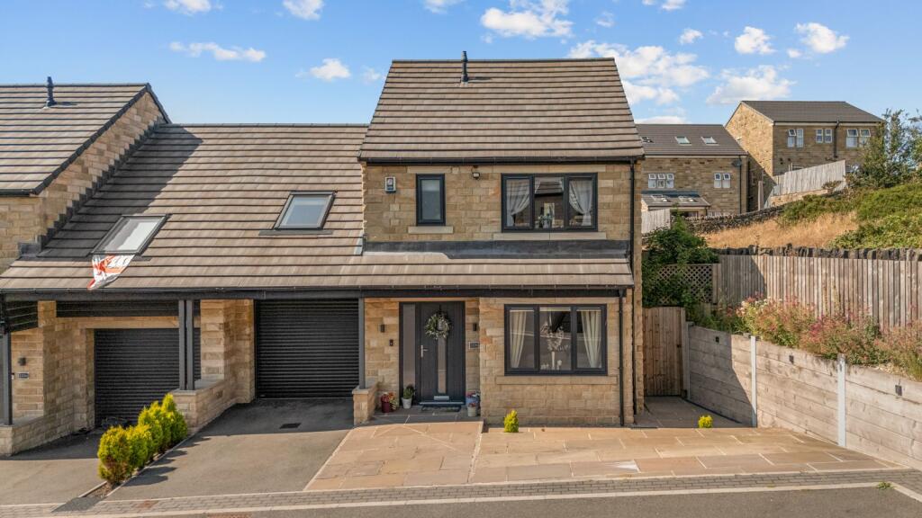 Main image of property: 120b Laund Road, Huddersfield, HD3