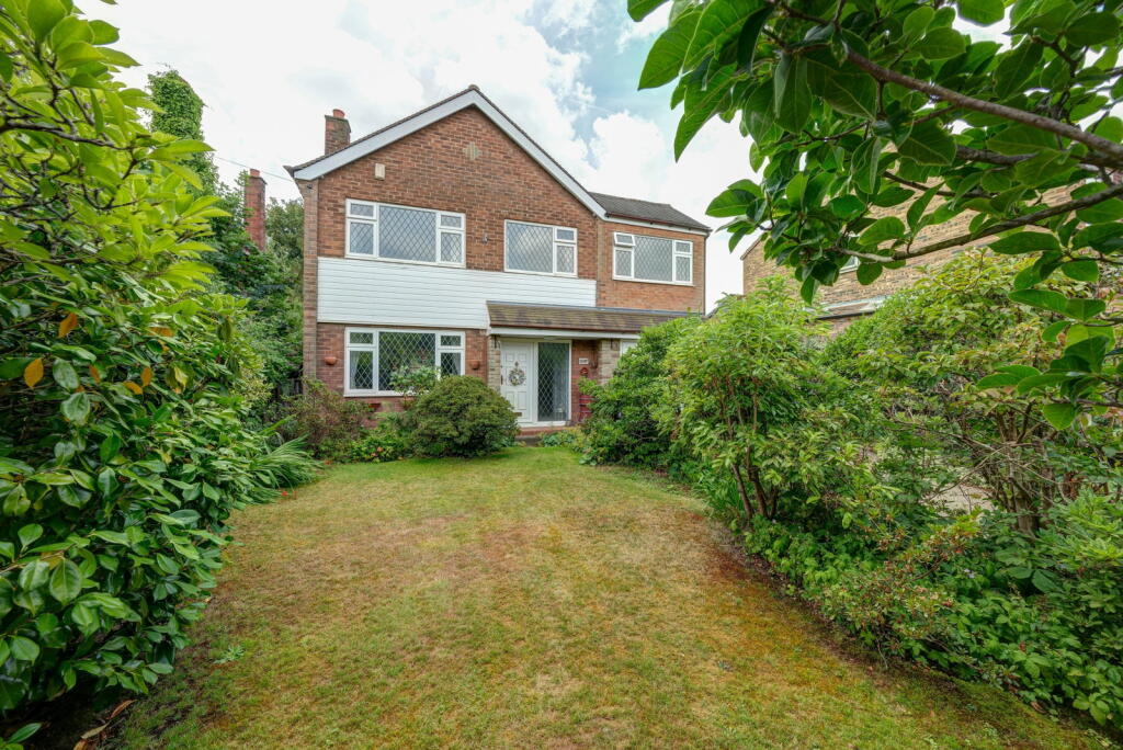 3-bed detached on Thelwall New Road, Thelwall, Warrington WA4 2HR, £510,000
