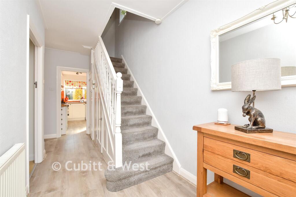 House in Tandridge, Caterham Valley - View 5