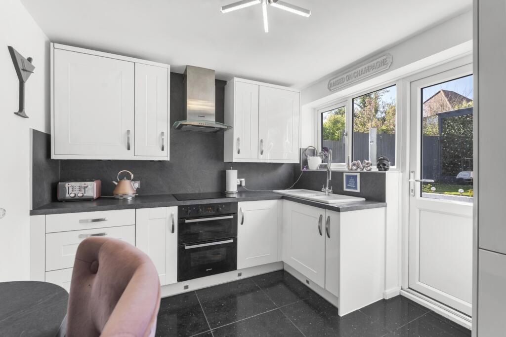 Cherry Gardens, Sawbridgeworth, Hertfordshire, CM21 photo 4
