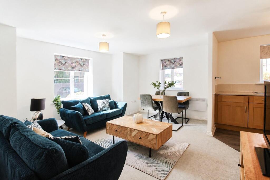 Apartment in Leeds, Farsley - View 2