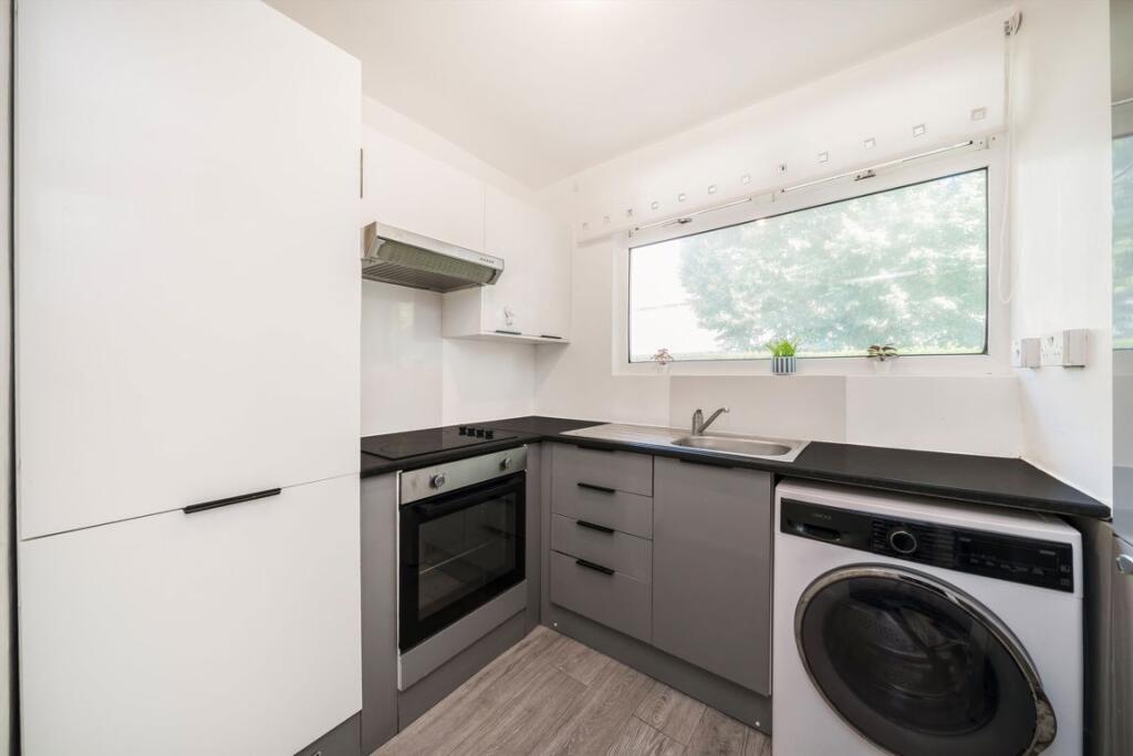 Apartment in London - More