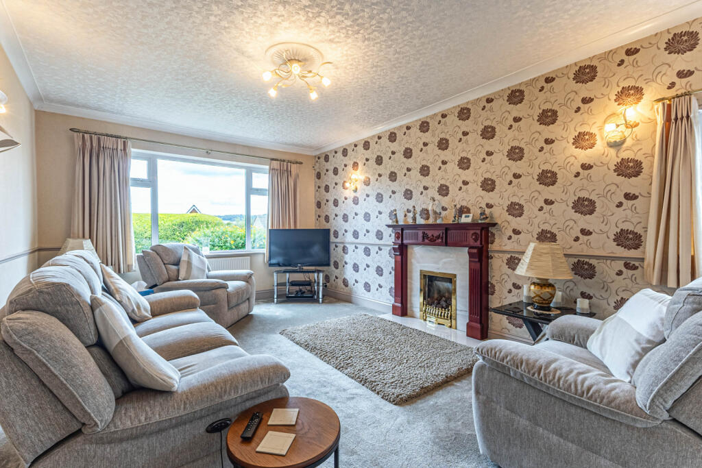 House in Huddersfield, Little Lepton, Kirkburton - View 5