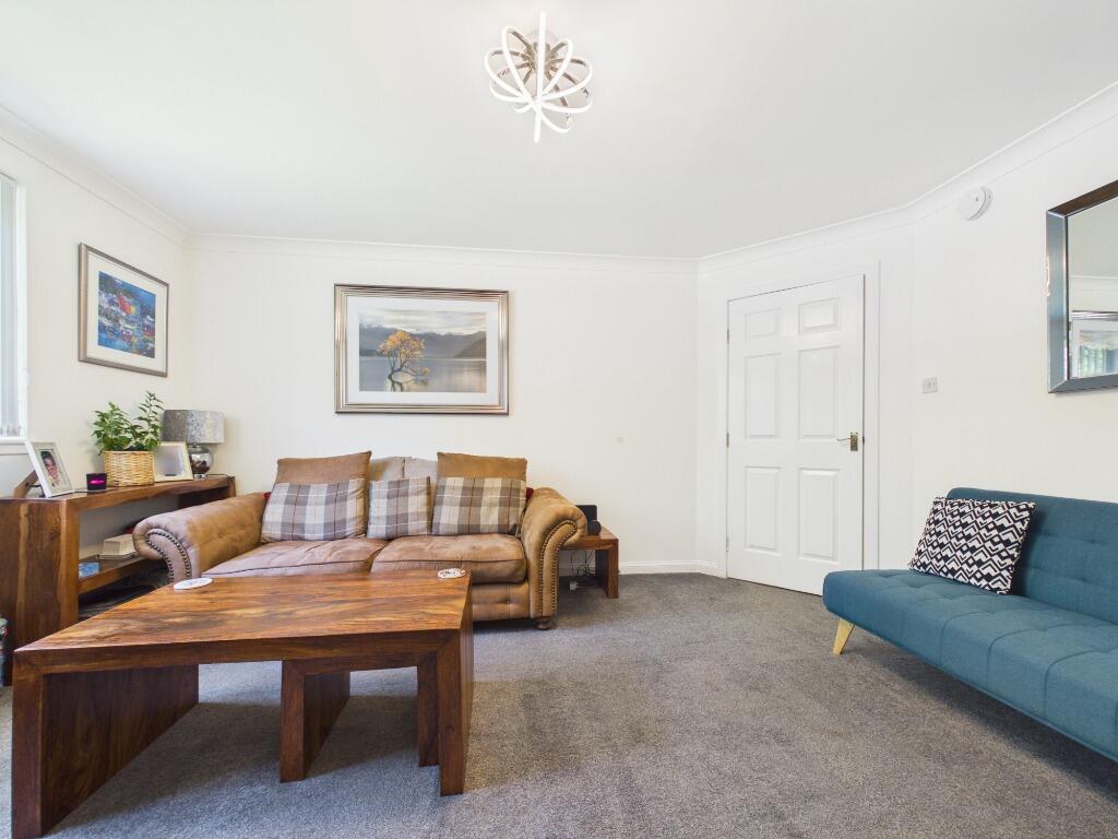 Apartment in Glasgow, South Lanarkshire - View 3