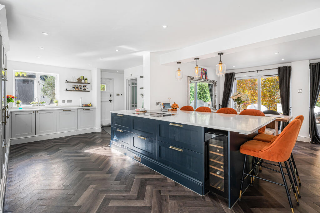 House in St Albans, Colney Street, St Stephen - View 2