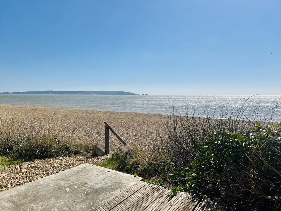 Hordle Cliff Beach, SO41 photo 3