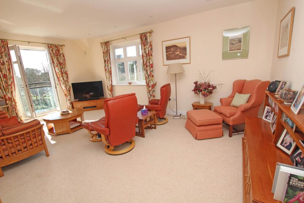 Apartment in Eastbourne, East Sussex - View 5
