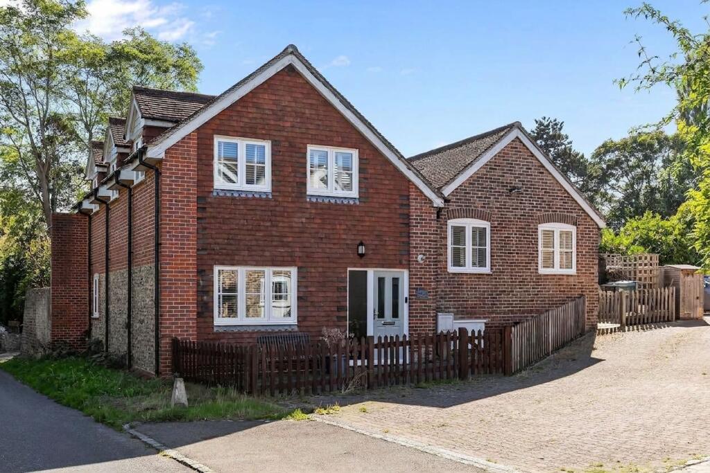 Main image of property: Yapton Road, Barnham, PO22