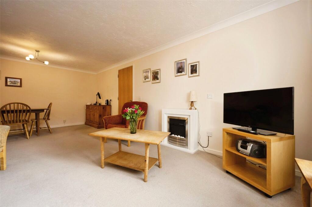 Apartment in Luton, Leighton-Linslade - View 5