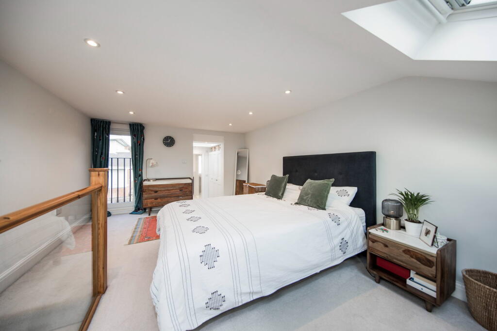 House in Tonbridge - View 5