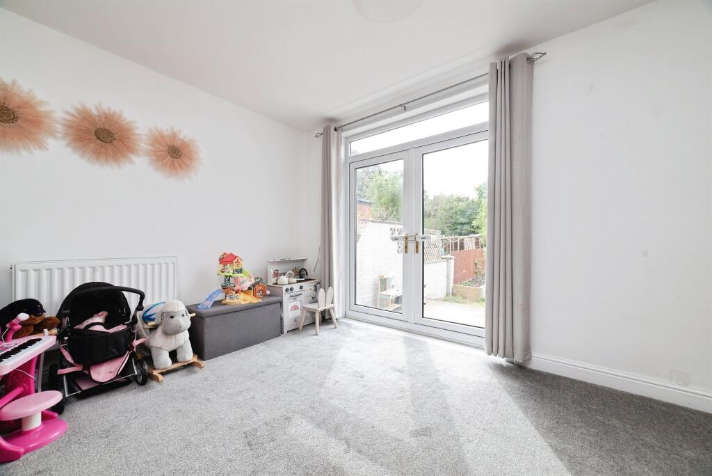 House in Hull - View 4