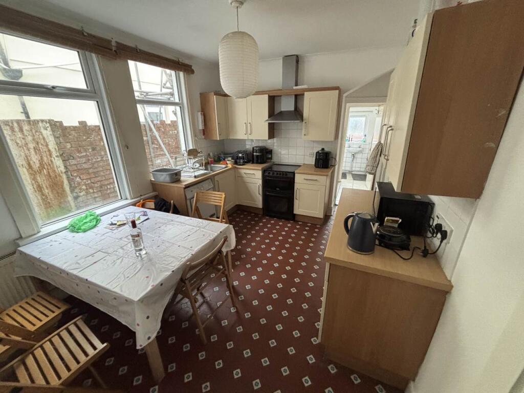 House in Cardiff, The Colonies, Gabalfa - View 4