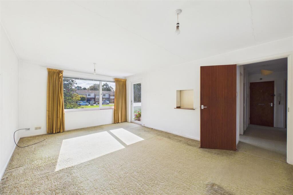 Apartment in Bristol, Winterbourne - View 5