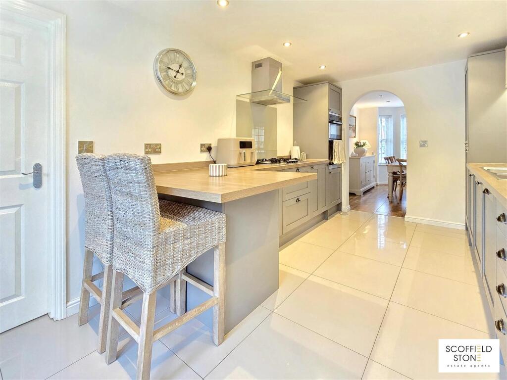 Wye Close, Hilton, Derby photo 4