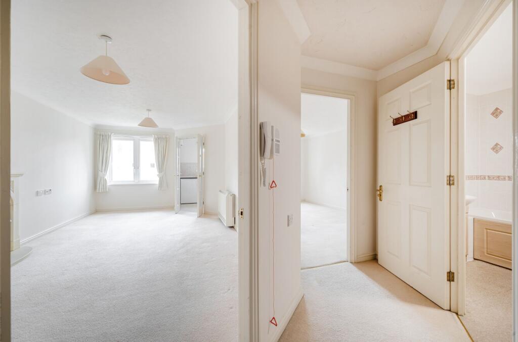 Stockbridge Road, Chichester, PO19 - More