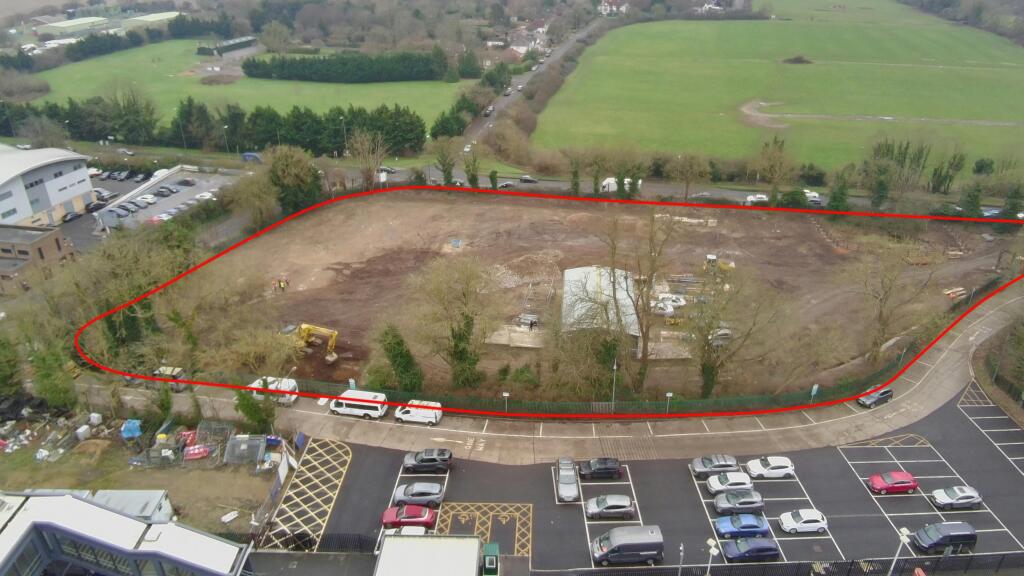 Bath Road Taplow 2.jpg