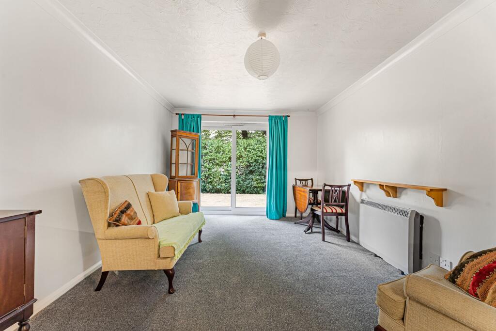 Apartment in Witney, Cogges - View 3