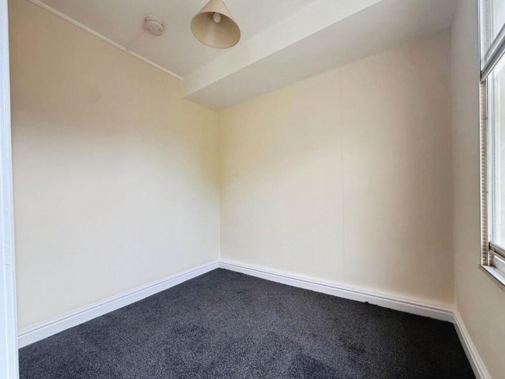 Apartment in Sheffield, Grenoside, Ecclesfield - View 5
