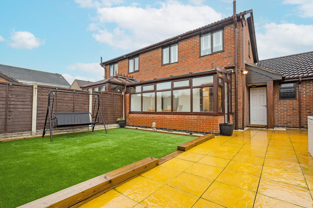 Dayton Close, Coalville photo 4