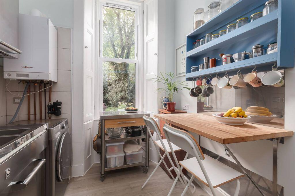 Apartment in Edinburgh - More
