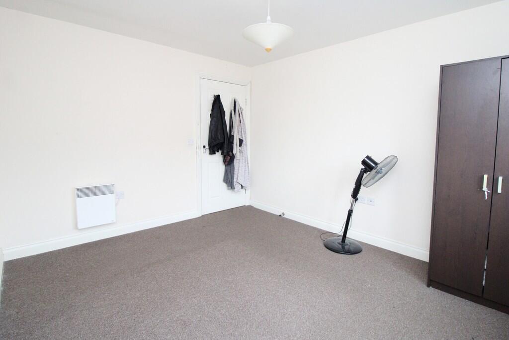 Lawford Bridge Close, Rugby photo 5