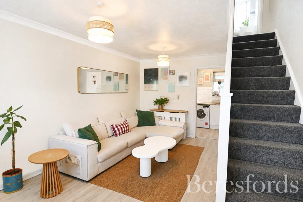 Gloucester Crescent, Chelmsford, CM1 photo 2