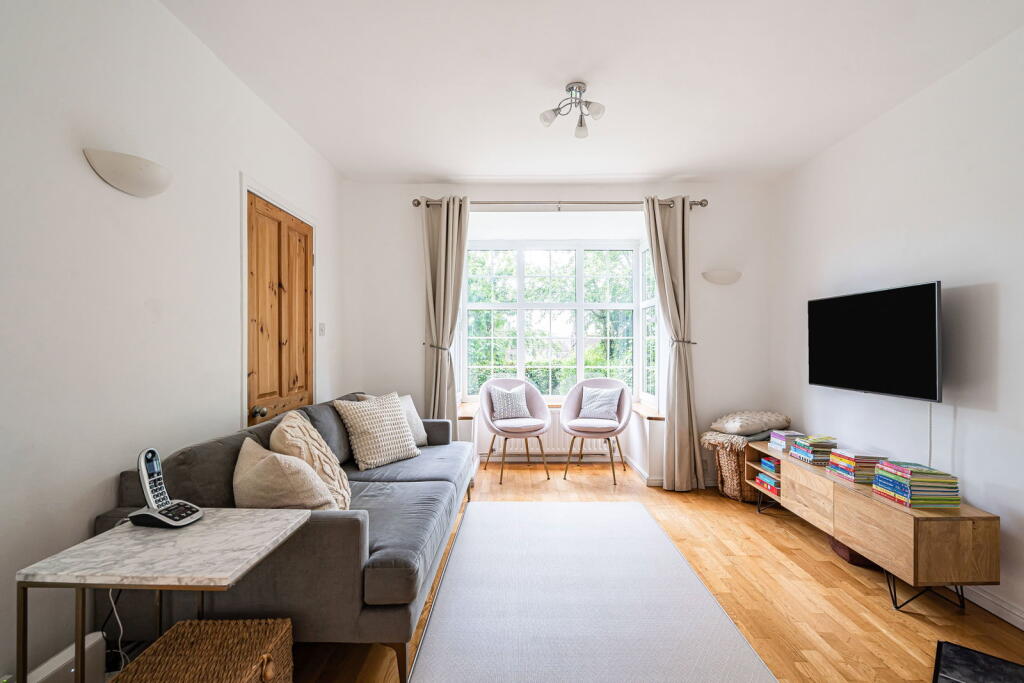 House in Guildford, Surrey - More
