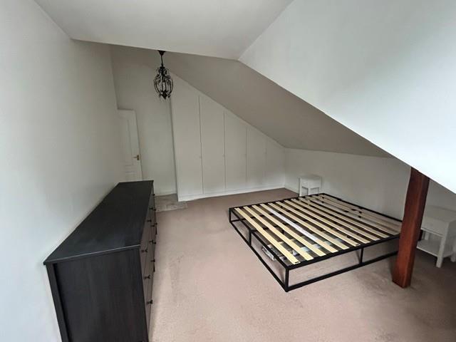 Apartment in Slough, Cippenham - More
