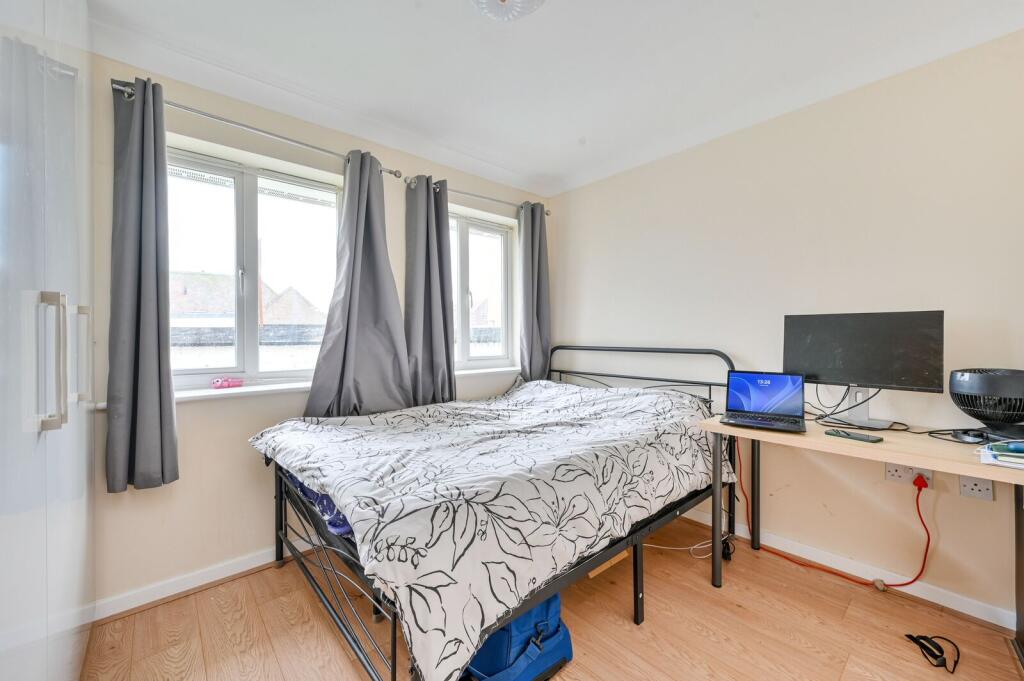 Apartment in London - View 5
