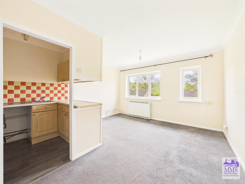 Apartment in Maidstone, Kent - View 3