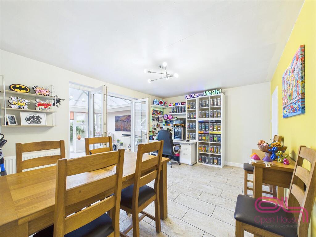 House in South Derbyshire, Church Gresley - View 5