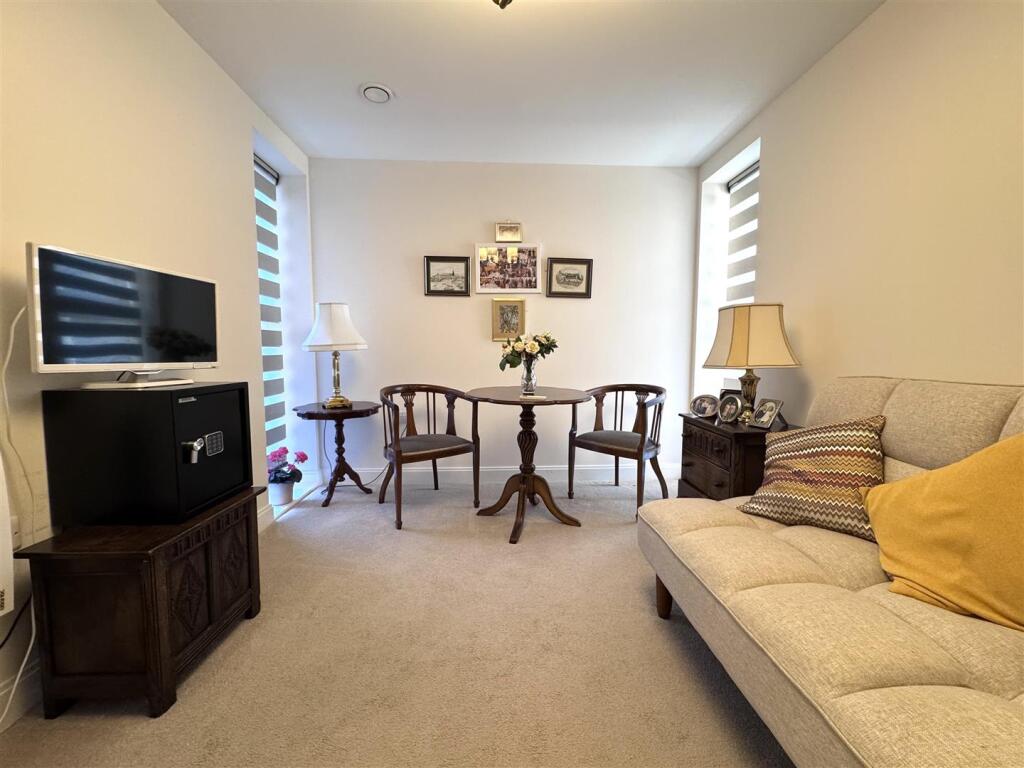 Apartment in Sheffield - View 4