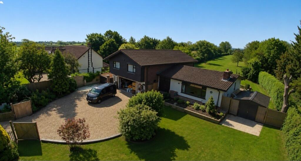Main image of property: Summer Gates Lane, Bratoft