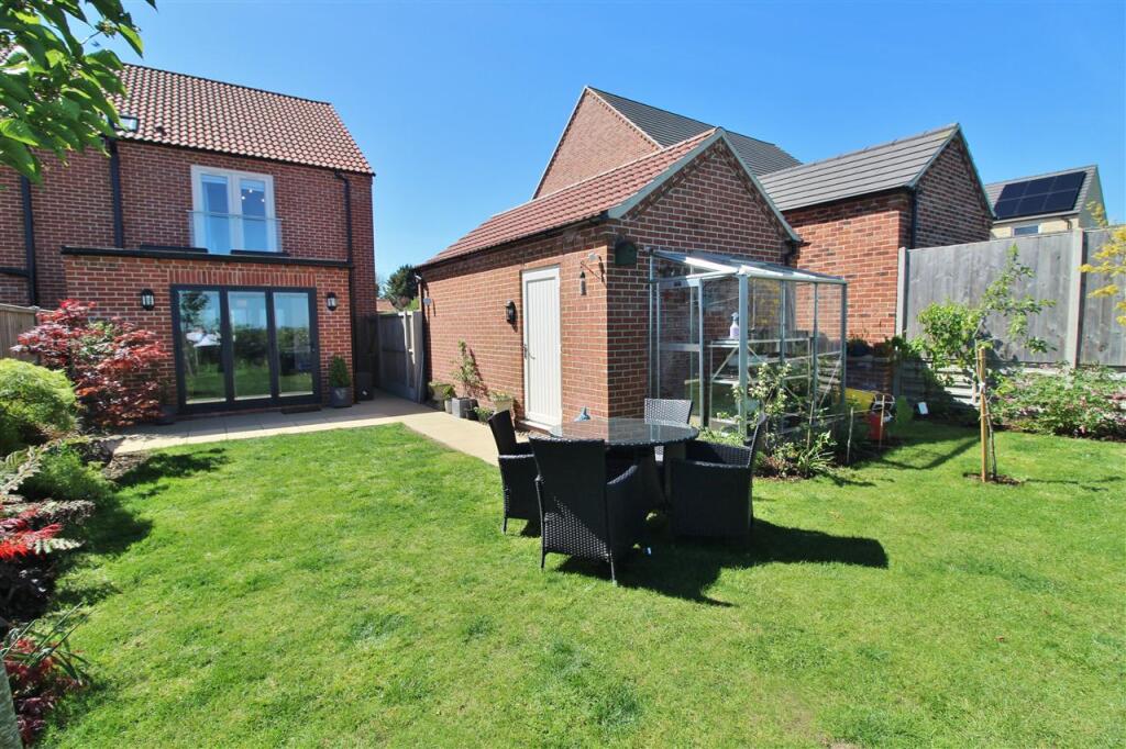 House in Nottingham - View 4