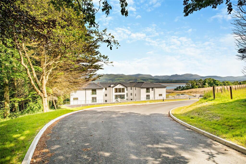3-bed flat on Beaumaris, LL58 8AZ, £475,000