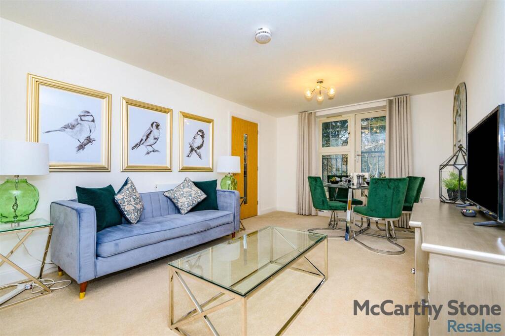 Great North Road, Hatfield