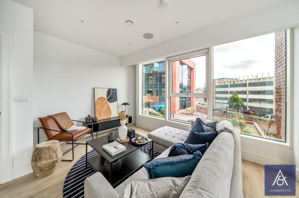 Apartment in Aylesbury, Buckinghamshire - View 4