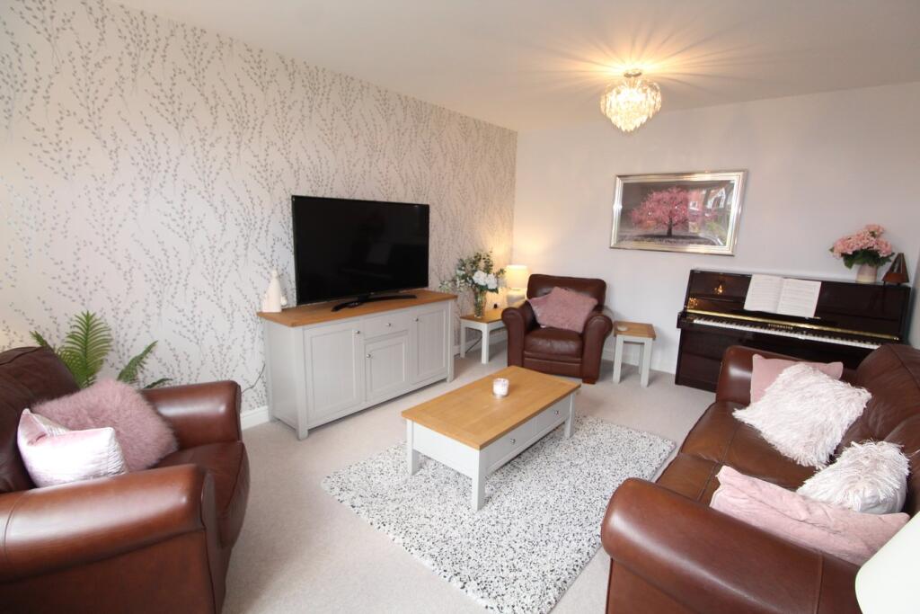 Poppy Road, Lutterworth, LE17 photo 3