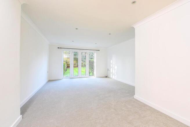 St. Monicas Road, Kingswood photo 4
