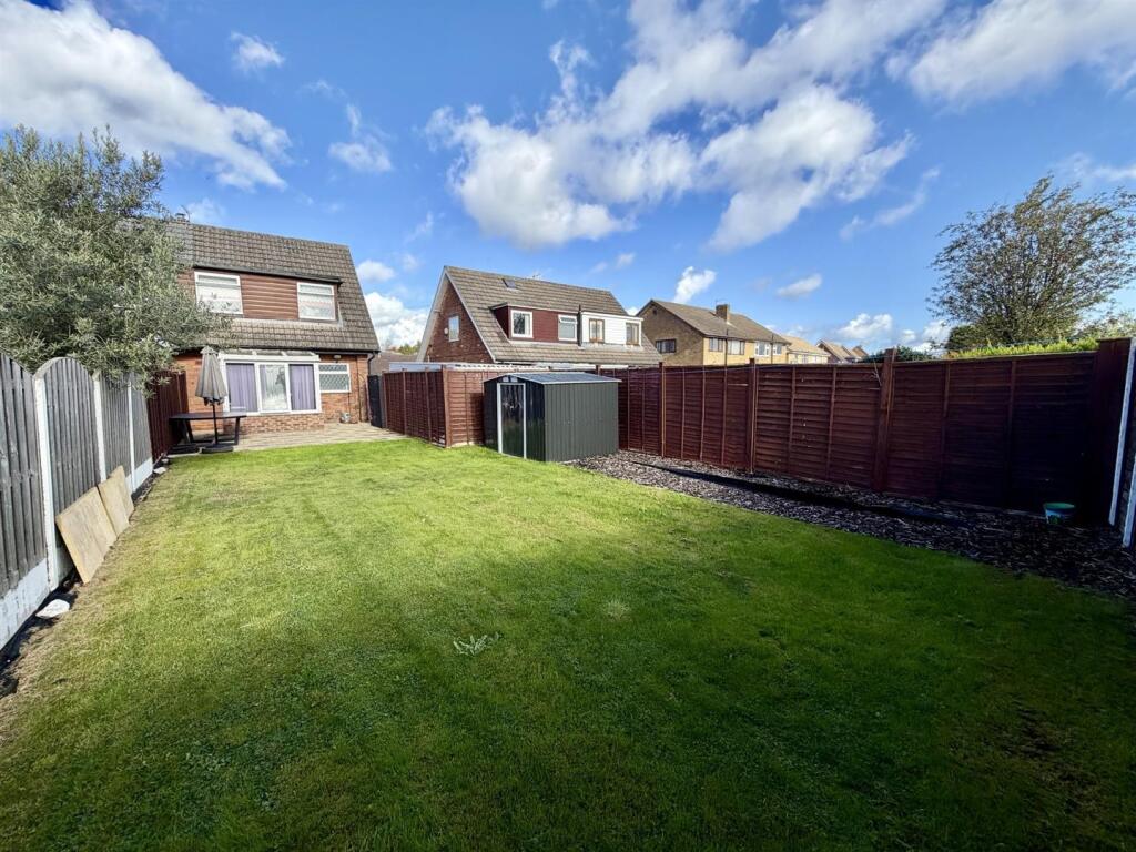 House in Wakefield - View 4